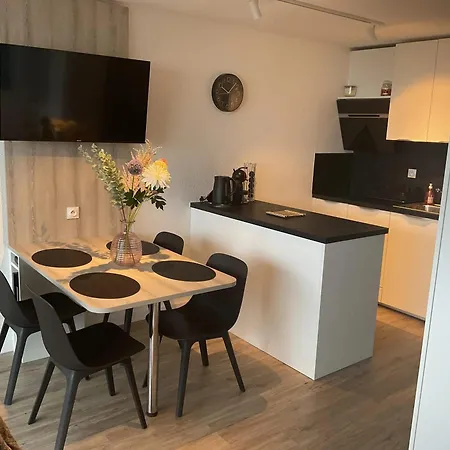 Chaleureux Avec Balcon Au Tholy 31 M² Vue Montagne דירה לה טולי
